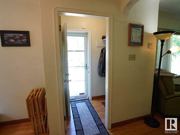 5th image of 11531 102nd St NW