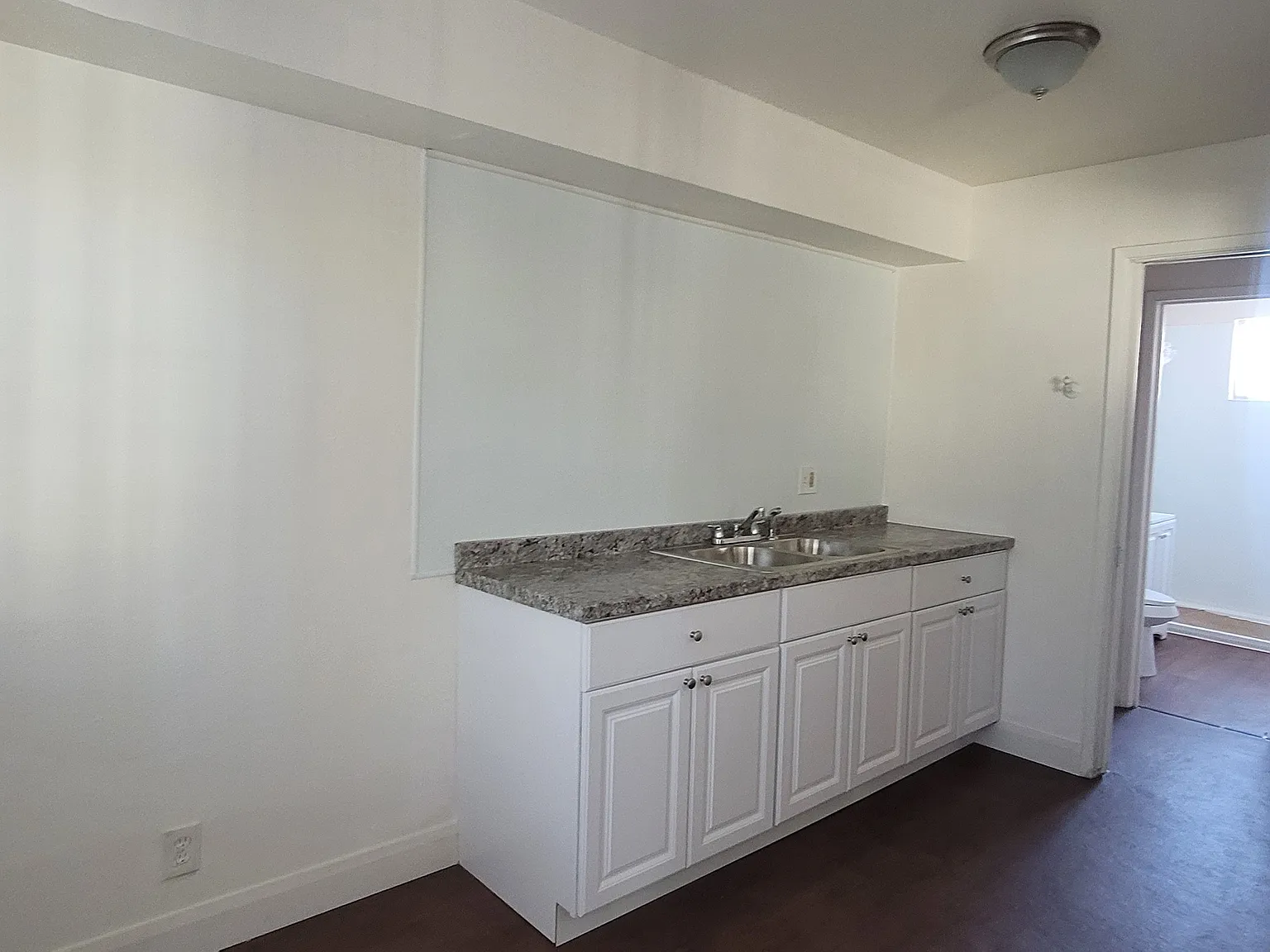 1 bed, 850 sqft, $1,575 — Photo 3
