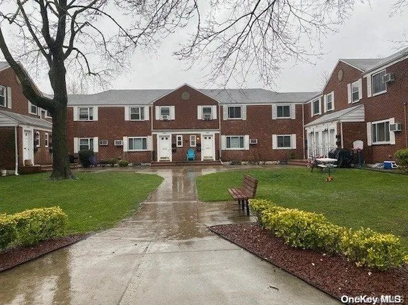 71-06 260th Street #H-1, Glen Oaks, NY 11004