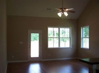 213 Legacy Park Dr, Perry, GA 31069