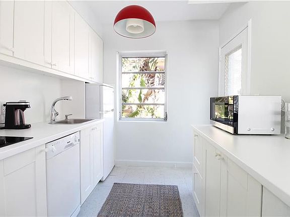 4th image of 3015 Seville St APT 5