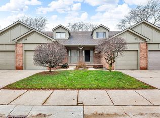 53984 Birchwood Ct #15, Utica, MI 48316