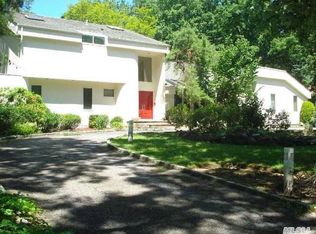 31 Arista Dr, Dix Hills, NY 11746