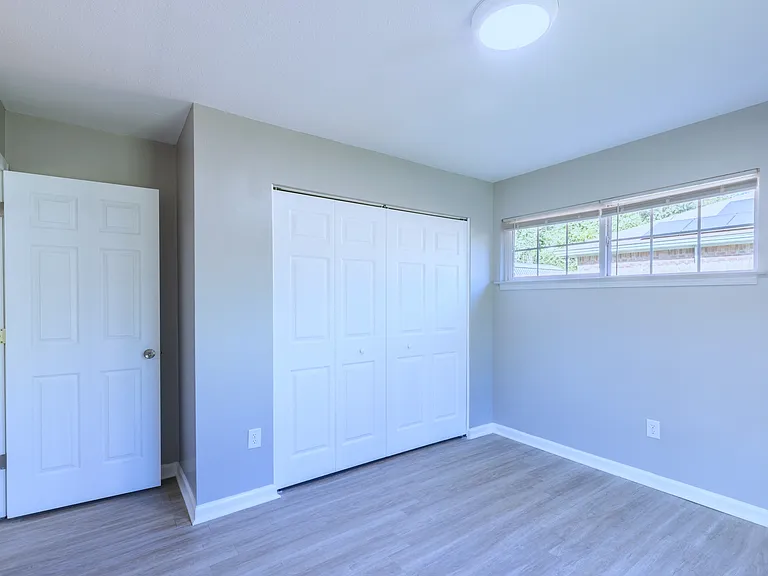 306 Floyd St — Photo 24