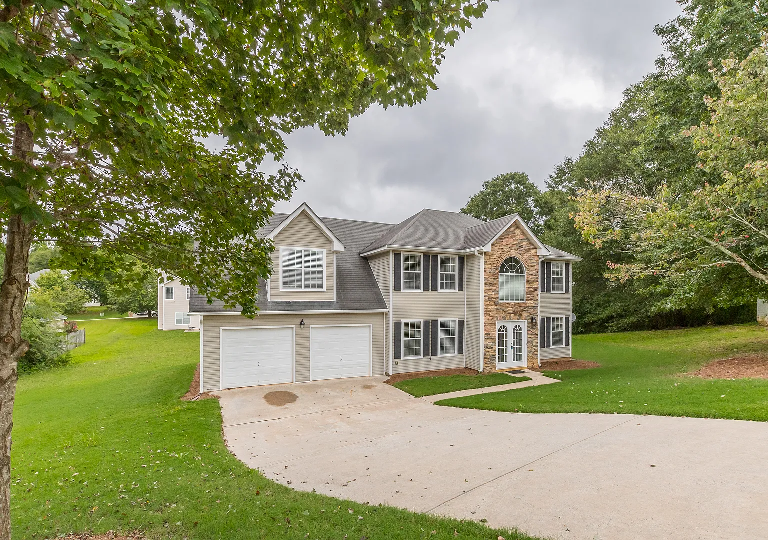 608 Chartwell Circle — Photo 2