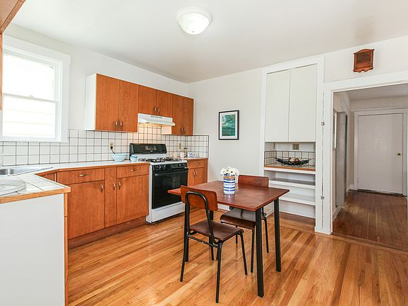 2nd image of 1503 La Salle Ave