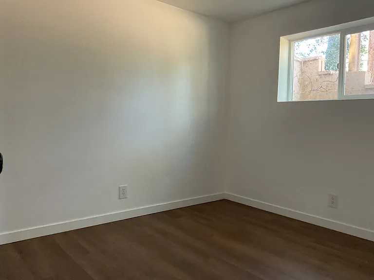 360 NW Elm St #A — Photo 11