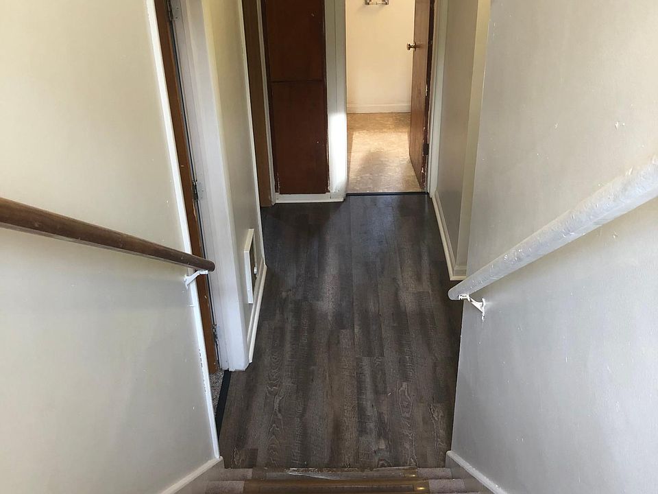 1st image of 202 Deerfield Ave