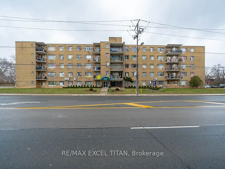 2895 Bathurst St #111 — Photo 1