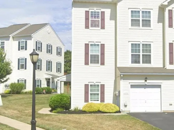 2300 Sunny Hill Cir #2300, York, PA 17406