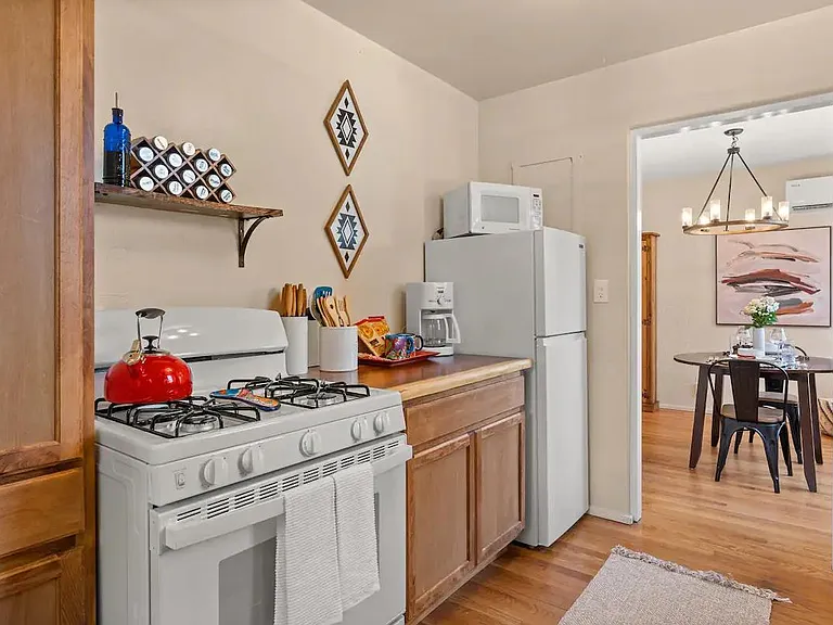 700 Don Gaspar Ave #3 — Photo 28