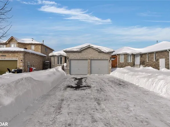 14 McAvoy Dr, Barrie, ON L4N 0R1