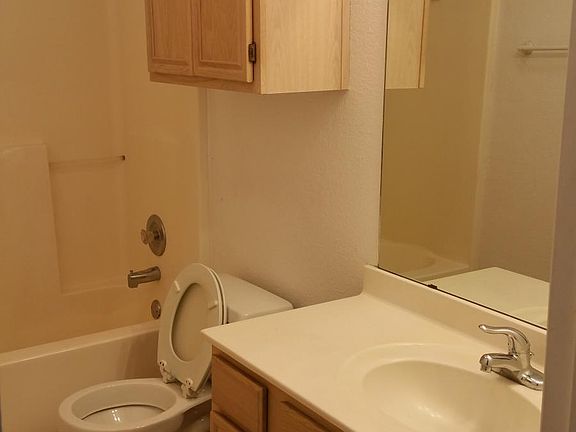 5th image of 4229 Iris Ave