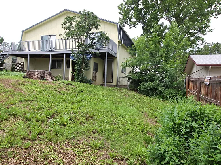 220 Clover Ln — Photo 18