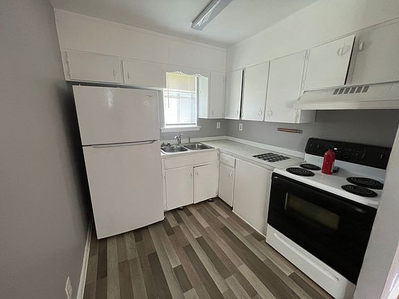3rd image of 907 Stevens Ct NE APT 1