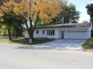 1515 Oshkosh St, New London, WI 54961