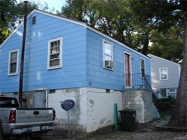 2nd image of 4723 Castlewood Rd