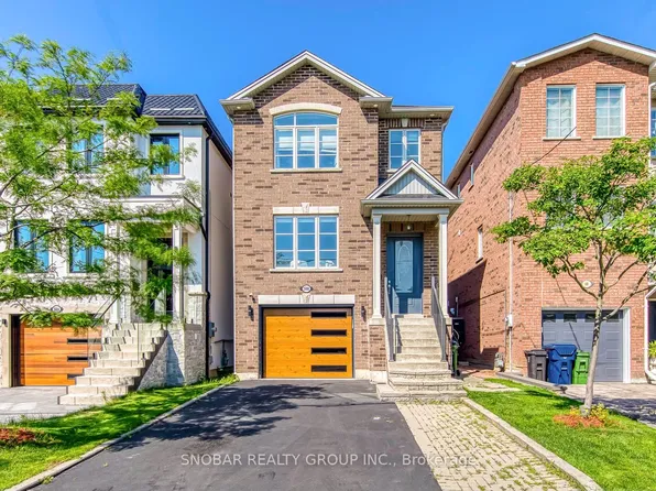 58B 32nd St, Toronto, ON M8W 3G6