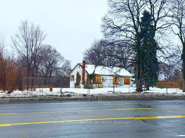 2986 Weston Rd, Toronto, ON M9M 2S7