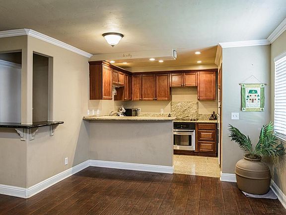 4th image of 1135 Chalmette Ave #1