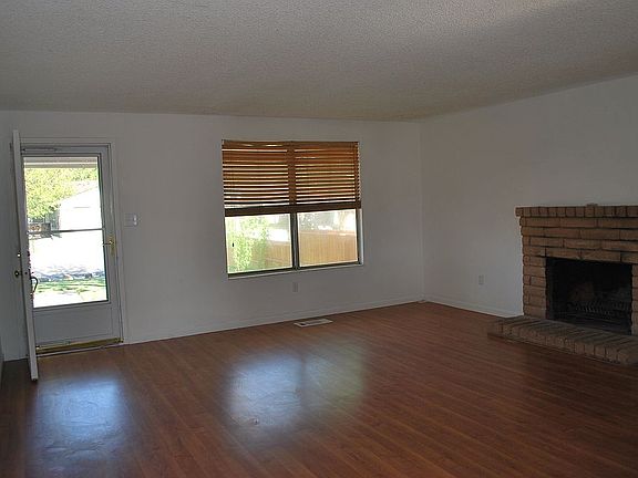 4th image of 2823 Sunny Slope Dr