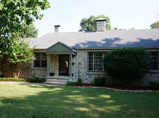 1011 E Kingsbury St, Springfield, MO 65807