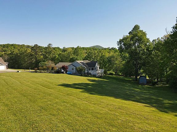 4th image of 36 The Smithfields