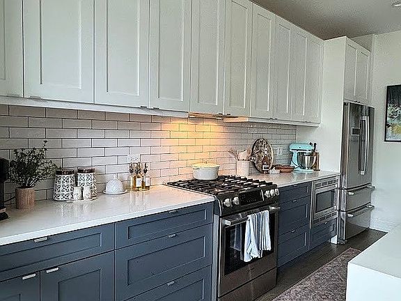 3rd image of 1020 N Marshfield Ave #1R