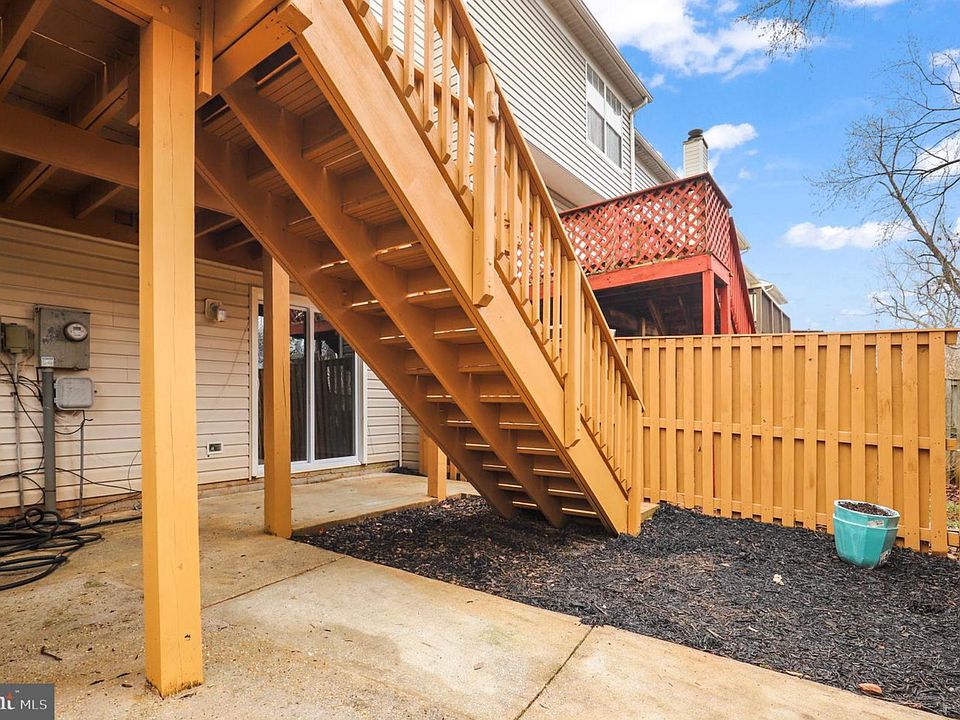 1st image of 328 Moseby Ct #2