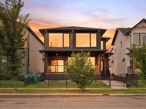 304 E Grassland Blvd W, Lethbridge, AB T1J 5V1