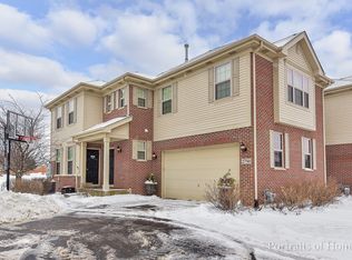 2750 Blakely Ln, Naperville, IL 60540