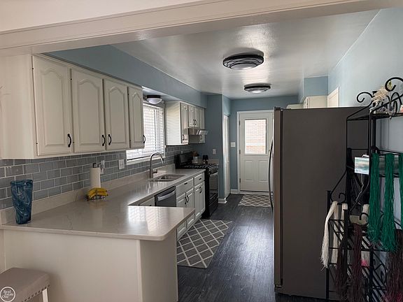 2nd image of 34639 Jerome St
