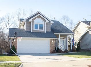520 53rd Pl, West Des Moines, IA 50266