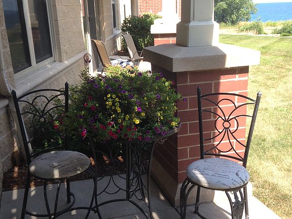 Outdoor Patio w/view of Lake