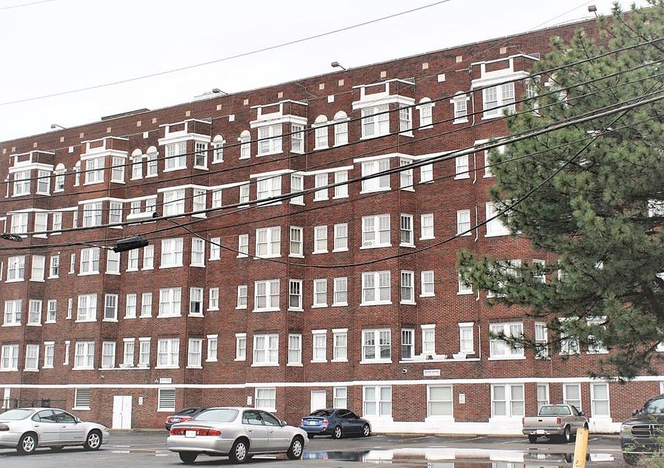 1st image of 230 E 9th St APT 306