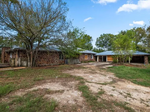 136 Lake Point Way, Bastrop, TX 78602