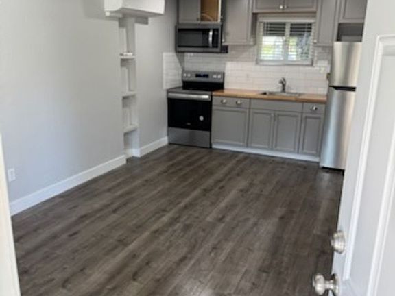 2nd image of 655 Rogue River Hwy APT 4