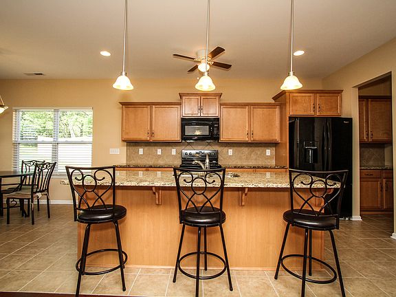 5th image of 129 Isabella Ct