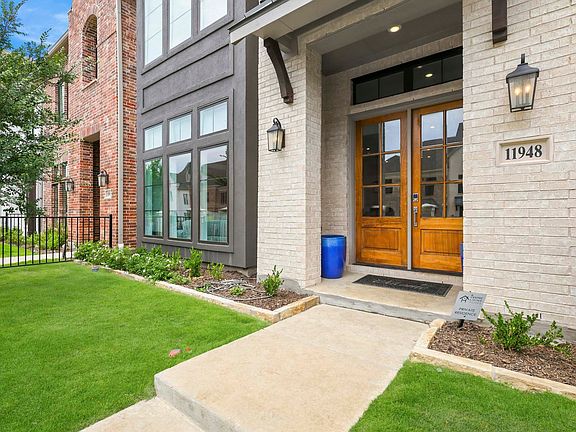 2nd image of 11948 Dahlia Bay Dr