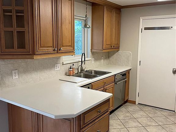 5th image of 3260 E Orchard Rd