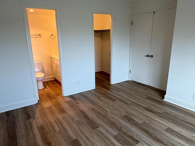 8370 Greensboro Dr #1019 — Photo 36