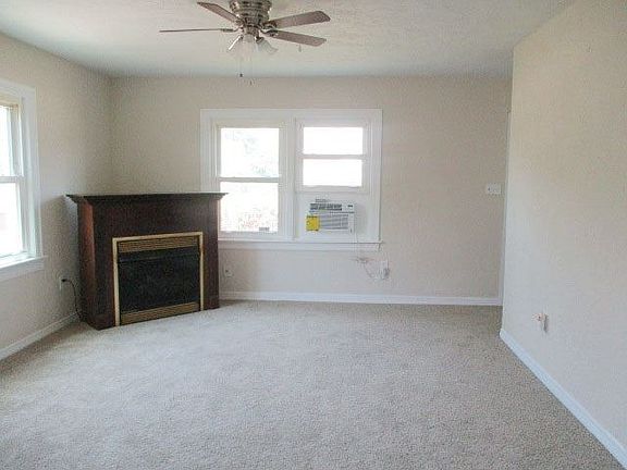 3rd image of 1922 NW Arlington Ave
