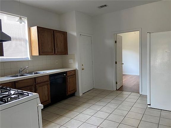 5th image of 6440 Vicksburg St