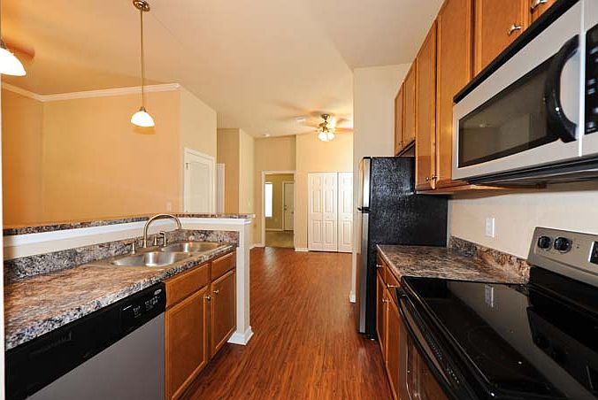 2nd image of 1111 Fountain Lake Dr