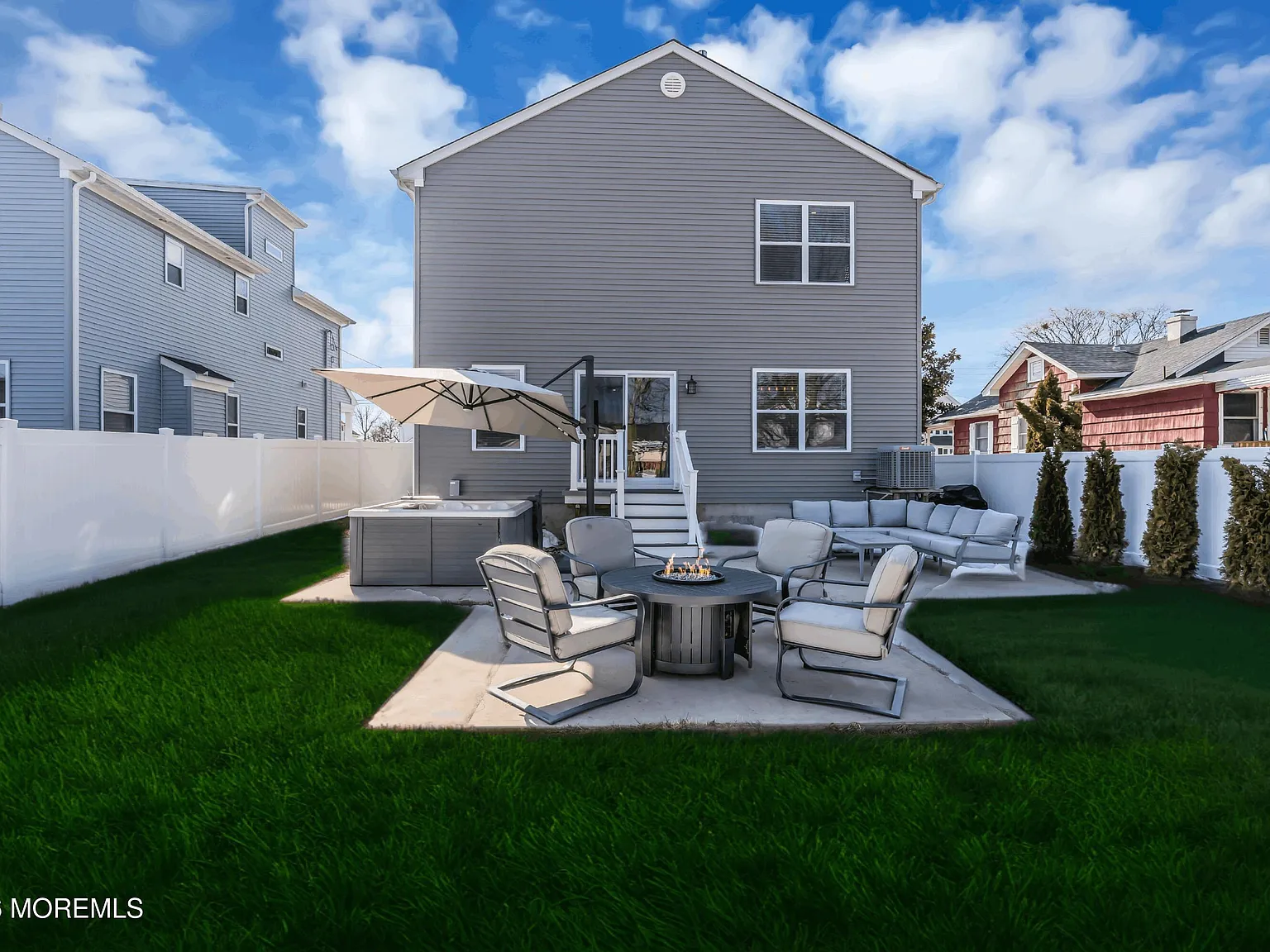 4 bed, 2.5 bath, 2124 sqft, $6,000 — Photo 2