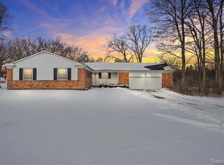 755 E Long Lake Rd, Troy, MI 48085