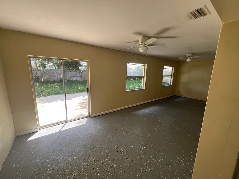 1183 Peachtree Rd — Photo 6