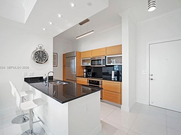 4th image of 950 Brickell Bay Dr APT 4600