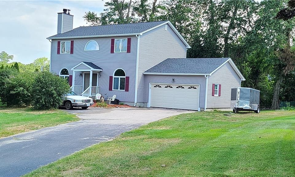 1st image of 586 Wakefield St