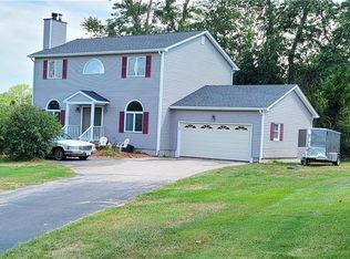 586 Wakefield St, West Warwick, RI 02893